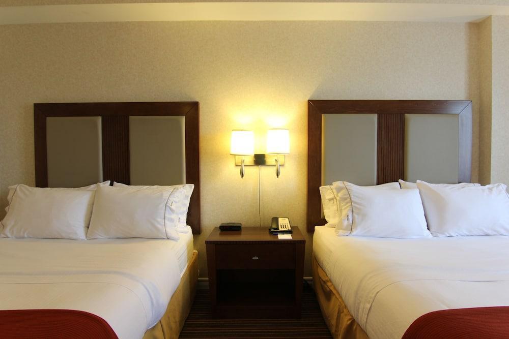 Holiday Inn Express Whitby Oshawa By Ihg Экстерьер фото