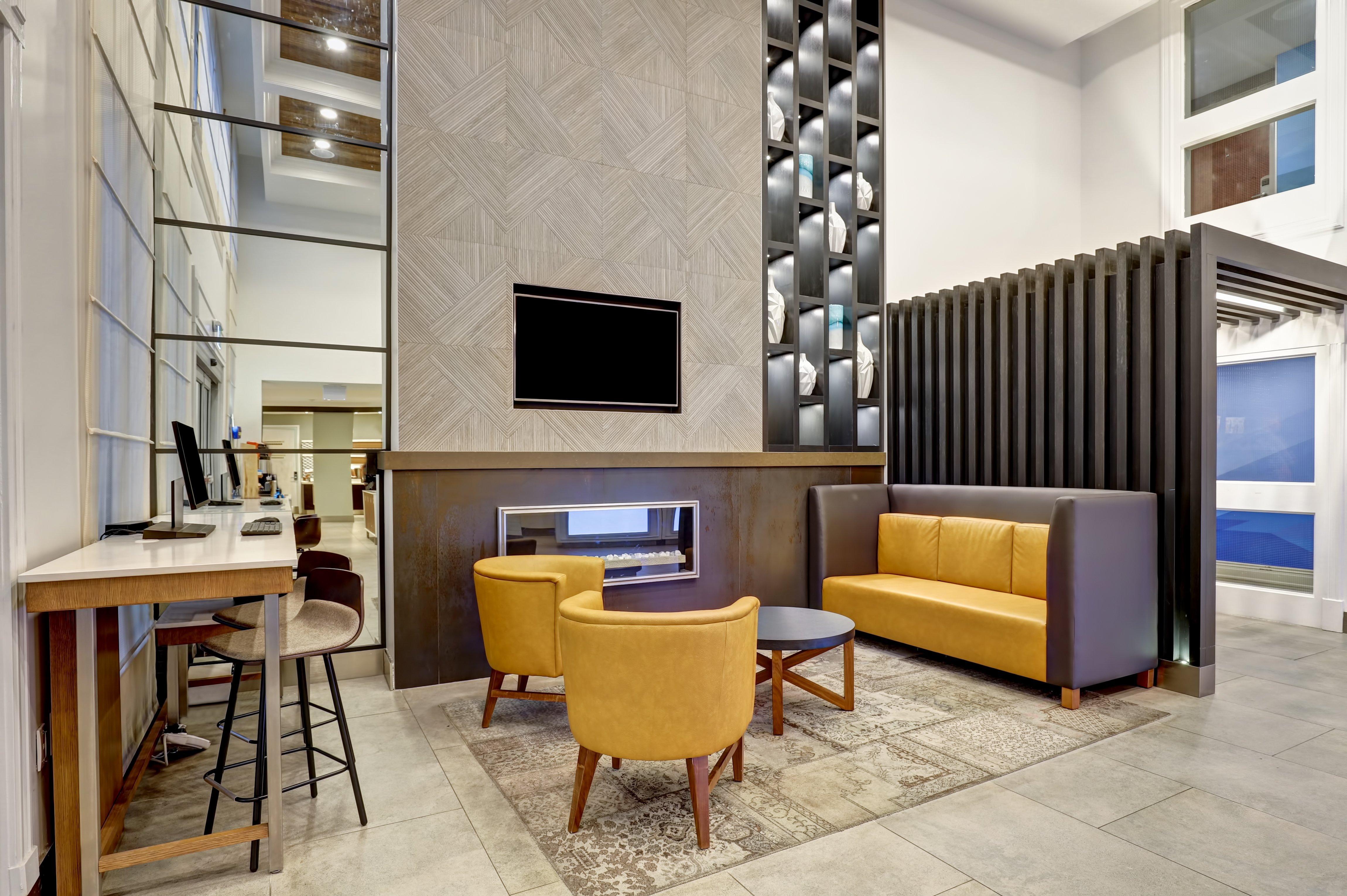 Holiday Inn Express Whitby Oshawa By Ihg Экстерьер фото
