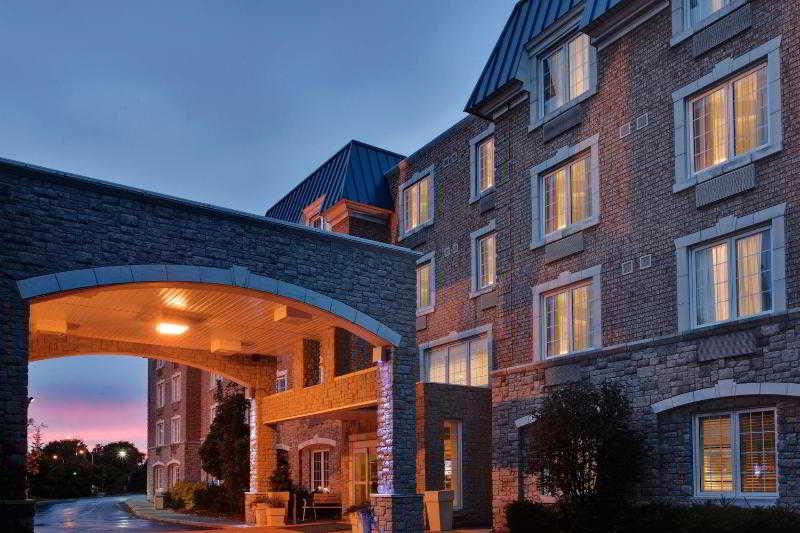 Holiday Inn Express Whitby Oshawa By Ihg Экстерьер фото