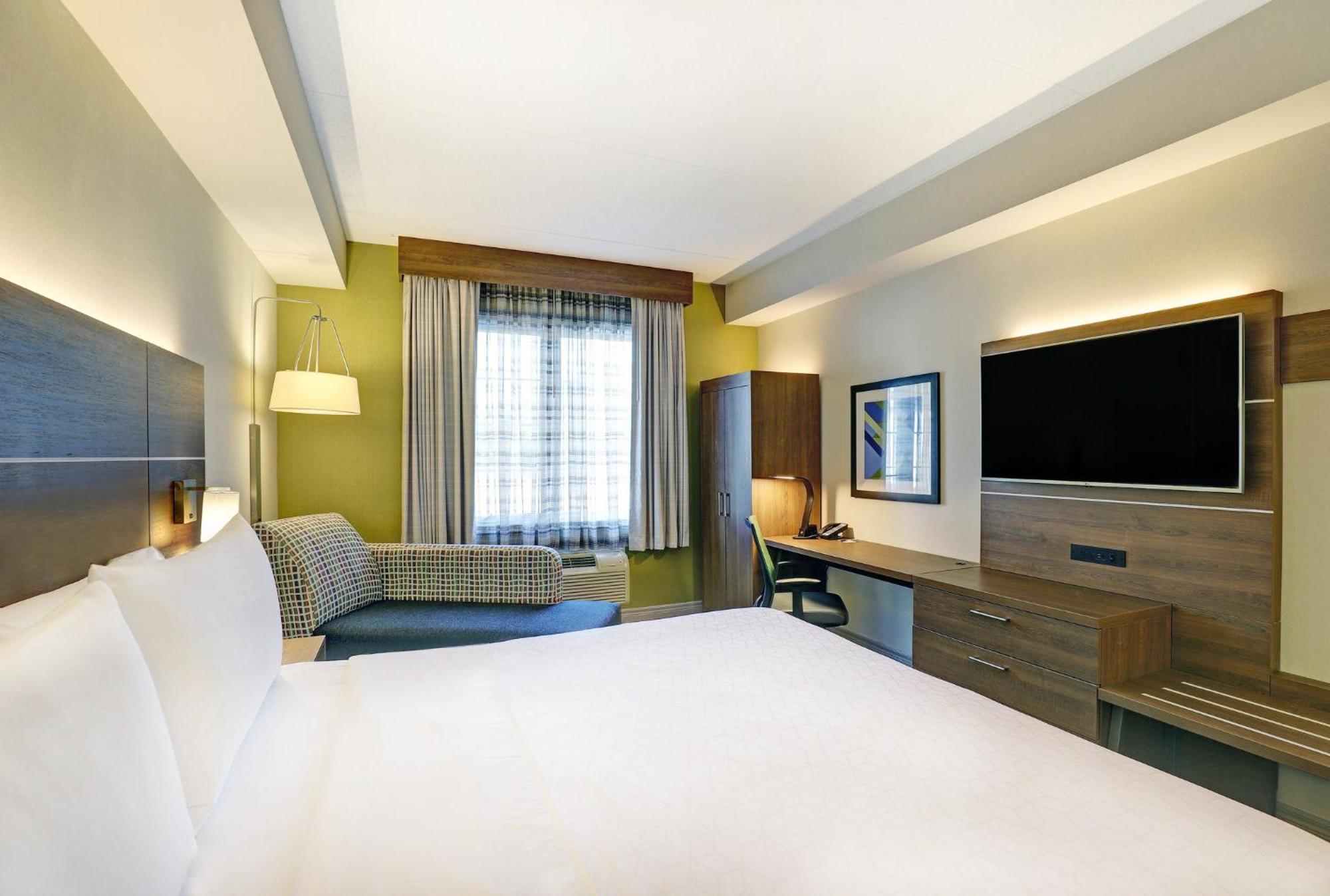 Holiday Inn Express Whitby Oshawa By Ihg Экстерьер фото