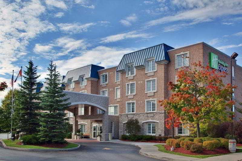 Holiday Inn Express Whitby Oshawa By Ihg Экстерьер фото